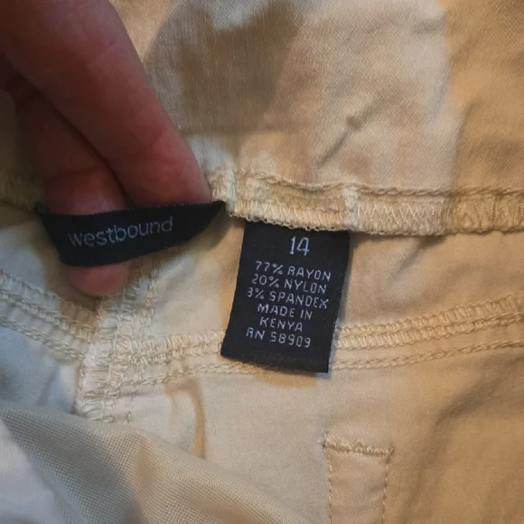 Westbound Women's Beige Capris - Picture 5 of 6